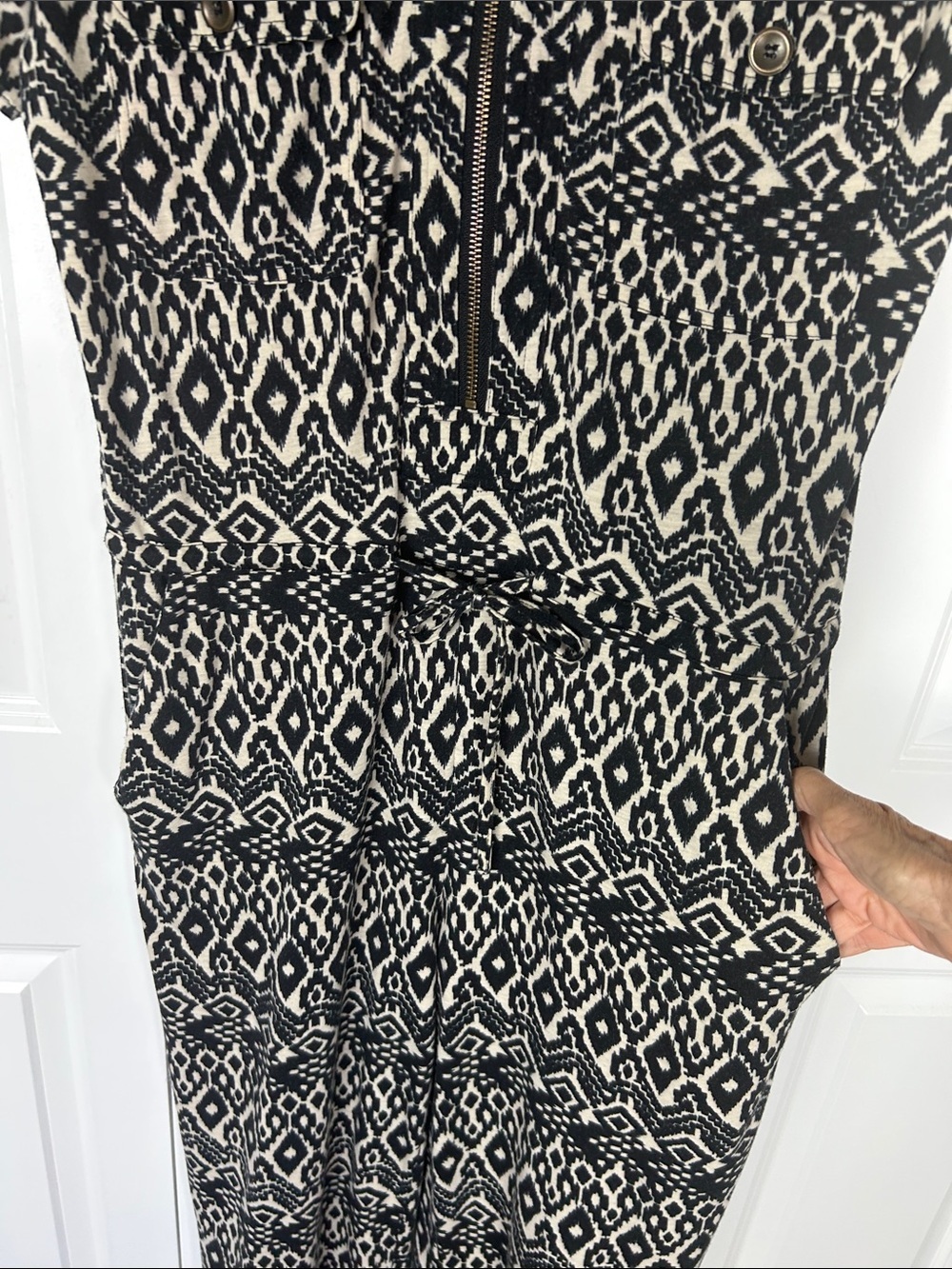 Corey Lynne Calter  Black and Cream Geometric Zip-Front Jumpsuit Size Medium - Picture 7 of 8